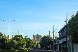 Domingo ser&aacute; de altas temperaturas e de alerta para chuva com ventania
