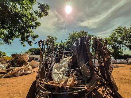 Nascido do &ldquo;lixo&rdquo;, bairro aprendeu a reciclar mais do que res&iacute;duos