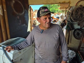 Nascido do “lixo”, bairro aprendeu a reciclar mais do que resíduos Nascido do “lixo”, bairro aprendeu a reciclar mais do que resíduos