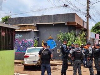 Carro crivado a bala estava com pai e filho que tentavam comprar coca&iacute;na