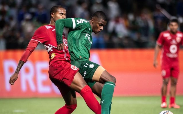 Palmeiras perde nos p&ecirc;naltis e cai nas quartas da Copinha