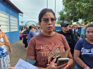 Trabalhadores chegam na noite anterior para garantir senha em sele&ccedil;&atilde;o do Primt