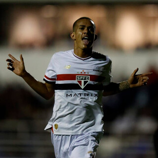 Campo-grandense Djhordney marca, S&atilde;o Paulo vence Botafogo e vai &agrave; semi