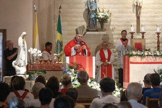 Fi&eacute;is lotam missa no dia de santo protetor contra doen&ccedil;as e tempestades