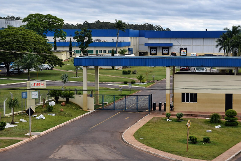 Funcion&aacute;rios tentam desviar R$ 120 mil em produtos da JBS e s&atilde;o presos