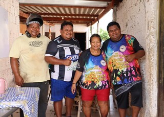Catedr&aacute;ticos do Samba aposta no flashback para levantar a avenida