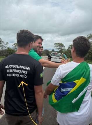 Deputados de MS se juntam a Nikolas Ferreira em caminhada para Bras&iacute;lia