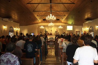 Fi&eacute;is lotam missa no dia de santo protetor contra doen&ccedil;as e tempestades