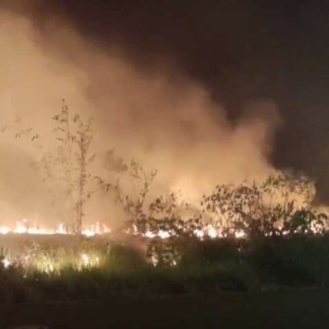Provocada por inc&ecirc;ndio, fuma&ccedil;a encobre o c&eacute;u no Jardim Montevid&eacute;u
