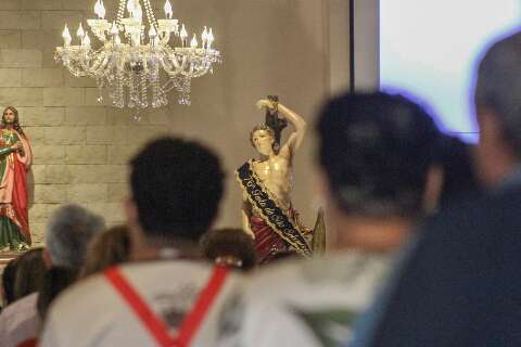 Fi&eacute;is lotam missa no dia de santo protetor contra doen&ccedil;as e tempestades