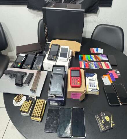 Quadrilha simulava vendas com cart&otilde;es cr&eacute;dito e antecipava pagamentos 