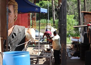 Catedr&aacute;ticos do Samba aposta no flashback para levantar a avenida