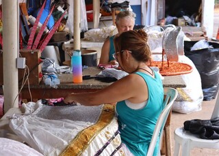 Catedr&aacute;ticos do Samba aposta no flashback para levantar a avenida