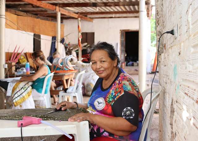 Catedr&aacute;ticos do Samba aposta no flashback para levantar a avenida