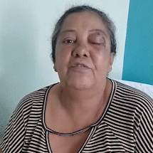 Florista ferida por estilha&ccedil;o de bomba contesta vers&atilde;o de ataque a policiais