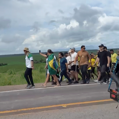 Deputados de MS se juntam a Nikolas Ferreira em caminhada para Bras&iacute;lia
