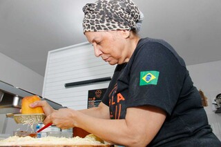 Romilda maquiou famosos na Globo e apostou tudo para ser pizzaiola Romilda maquiou famosos na Globo e apostou tudo para ser pizzaiola