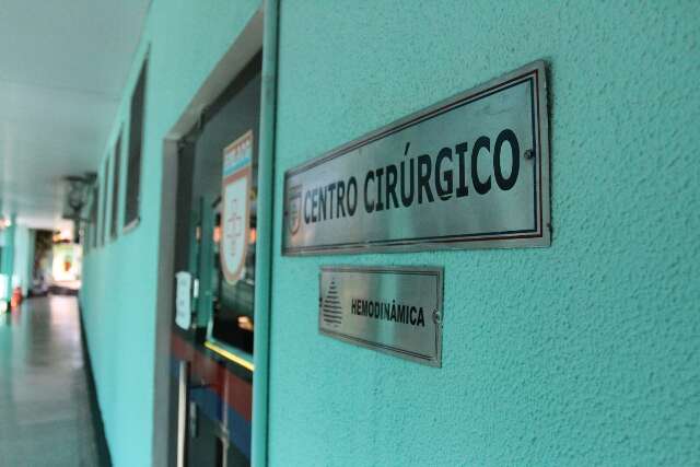 Ap&oacute;s adiamento, 1&ordf; cirurgia que trata les&atilde;o na medula deve durar 40 minutos