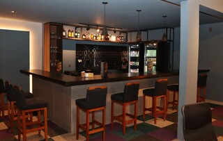 Novo empreendimento reúne sport bar, poker e lan house em espaço inovador Novo empreendimento reúne sport bar, poker e lan house em espaço inovador