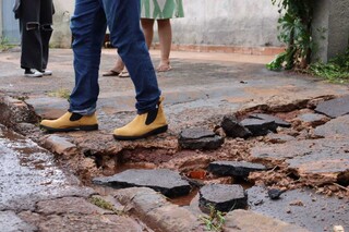 Enquanto alagamentos espalham medo, cidade falha no b&aacute;sico da manuten&ccedil;&atilde;o 