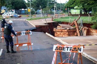 Enquanto alagamentos espalham medo, cidade falha no b&aacute;sico da manuten&ccedil;&atilde;o 
