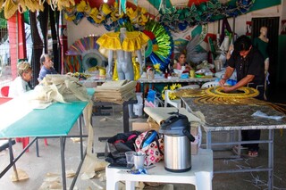 &Aacute;guas de Oxal&aacute;, Iemanj&aacute; e Oxum inspiram fantasias da Deixa Falar 