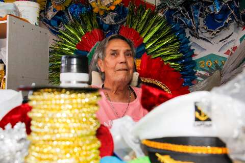 &Aacute;guas de Oxal&aacute;, Iemanj&aacute; e Oxum inspiram fantasias da Deixa Falar 