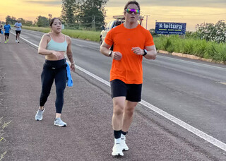 Por filho, pai enfrentou 19 horas a p&eacute; em estrada para cumprir promessa