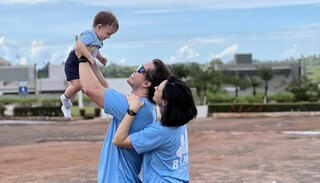 Por filho, pai enfrentou 19 horas a p&eacute; em estrada para cumprir promessa