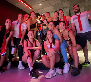 Amor por RBD virou aula de pedal tem&aacute;tica com direito a figurino e hits