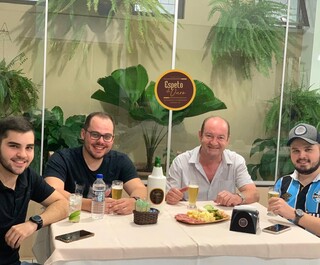 Raul saiu do RS para virar "o otimista" da churrascaria de Corumbá Raul saiu do RS para virar "o otimista" da churrascaria de Corumbá