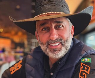 Câmara faz sessão nas férias para votar aumento do salário de prefeito Câmara faz sessão nas férias para votar aumento do salário de prefeito