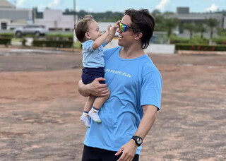 Por filho, pai enfrentou 19 horas a p&eacute; em estrada para cumprir promessa