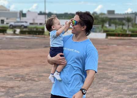 Por filho, pai enfrentou 19 horas a p&eacute; em estrada para cumprir promessa