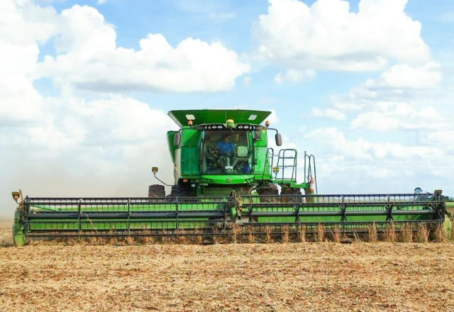 Colheita da soja inicia em MS com 480 hectares j&aacute; recolhidos