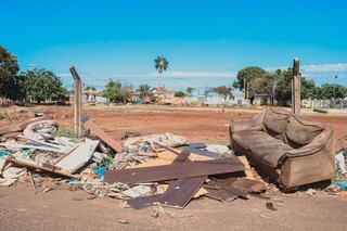 Descarte irregular de lixo gera multas de R$ 765 mil na Capital Descarte irregular de lixo gera multas de R$ 765 mil na Capital