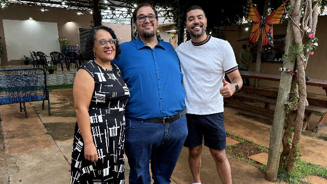 H&aacute; 20 anos, gringo pousou em Campo Grande para ver seu amor ao vivo