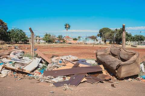 Descarte irregular de lixo gera multas de R$ 765 mil na Capital