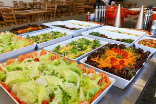 Celeiro do Sabor une buffet e churrasco &agrave; vontade por R$ 31,90