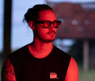 Rotunda virou cenário de audiovisual de techno gravado por DJ Rotunda virou cenário de audiovisual de techno gravado por DJ