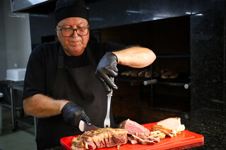 Celeiro do Sabor une buffet e churrasco &agrave; vontade por R$ 31,90