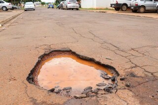 Adriane compara asfalto de Campo Grande a &ldquo;obtura&ccedil;&atilde;o velha&rdquo; no dente