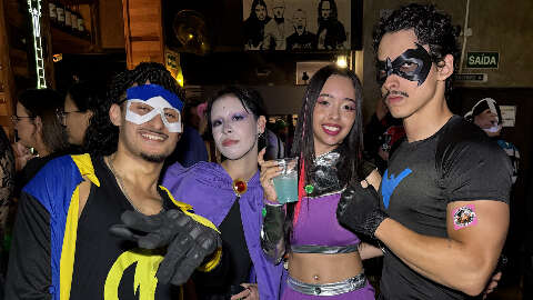 Nerds quebram estere&oacute;tipo e lotam balada fantasiados em Campo Grande