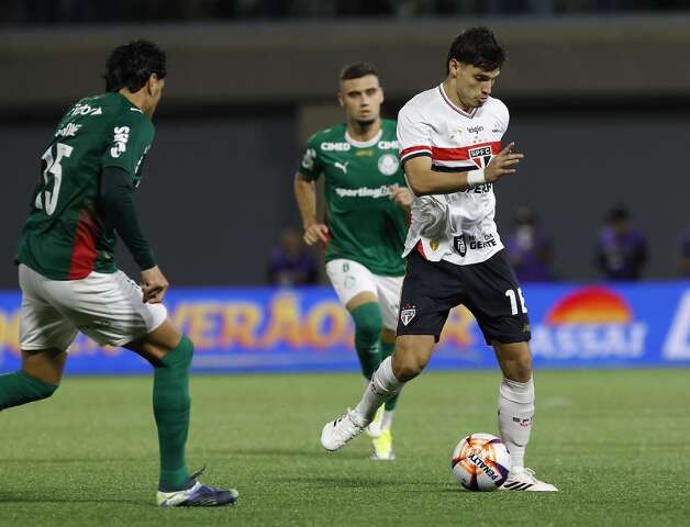 Palmeiras vence o S&atilde;o Paulo por 3 a 1 e assume a lideran&ccedil;a do Paulist&atilde;o