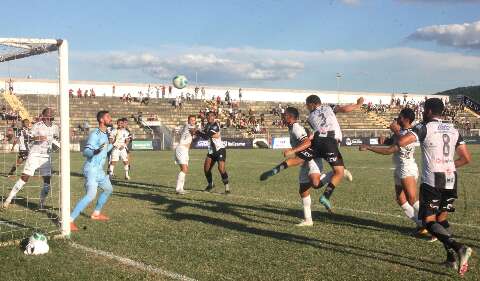 Corumbaense e Oper&aacute;rio n&atilde;o saem do 0 a 0 em jogo sob forte calor