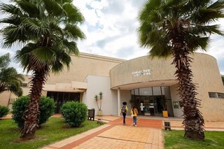 UFGD abre concurso para professor com 27 vagas e sal&aacute;rios de at&eacute; R$ 13,2 mil