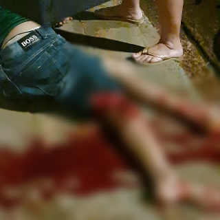 Colis&atilde;o entre motos deixa jovem com fratura exposta no Campo Alto