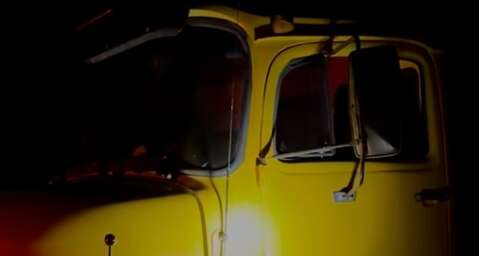 Motociclista morre ao bater em caminh&atilde;o boiadeiro na MS-384