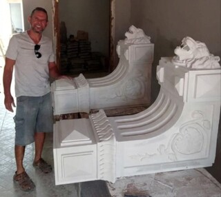 Magó deixou brasão em fachada e casa virou mistério no Coophasul Magó deixou brasão em fachada e casa virou mistério no Coophasul