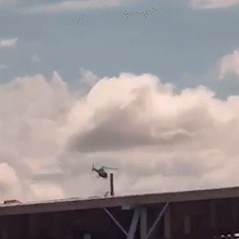 De helic&oacute;ptero, procurador-geral da Rep&uacute;blica sobrevoa linha internacional